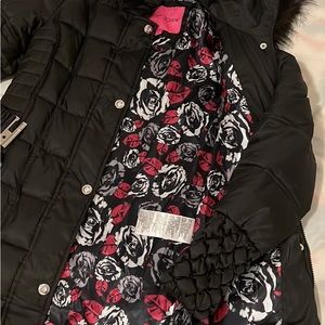 Long black jacket Betsy Johnson size XS, brand new never used